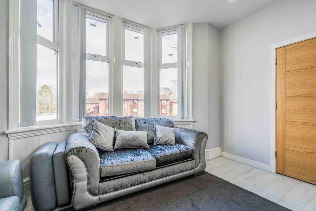 Apartamento Modern Flat In Moseley With Free Parking Birmingam Exterior foto