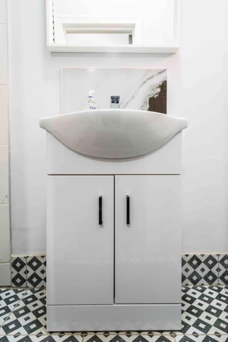 Apartamento Modern Flat In Moseley With Free Parking Birmingam Exterior foto